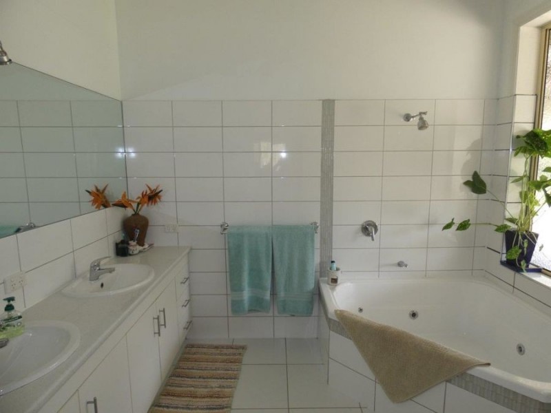 135 Newtons Road, Rosedale QLD 4674