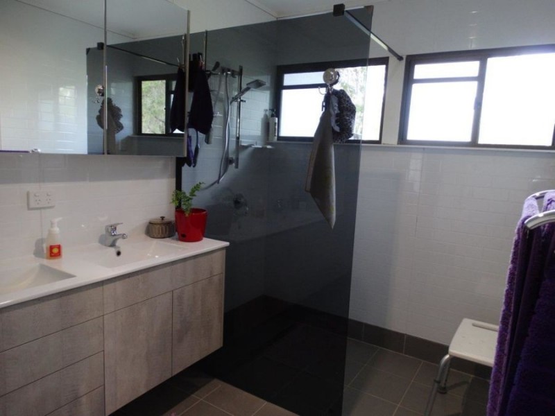 19 Claytons Road, Lowmead QLD 4676