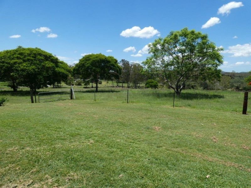 19 Claytons Road, Lowmead QLD 4676