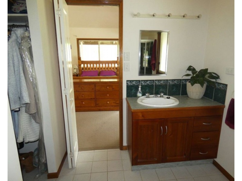 1341 Tableland Road, Mount Maria QLD 4674