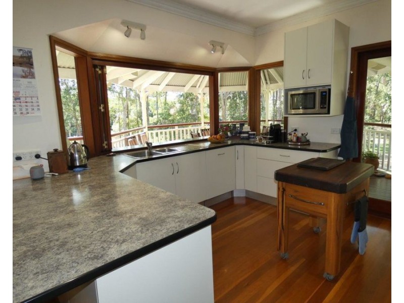 1813 Hills Road, Baffle Creek QLD 4674