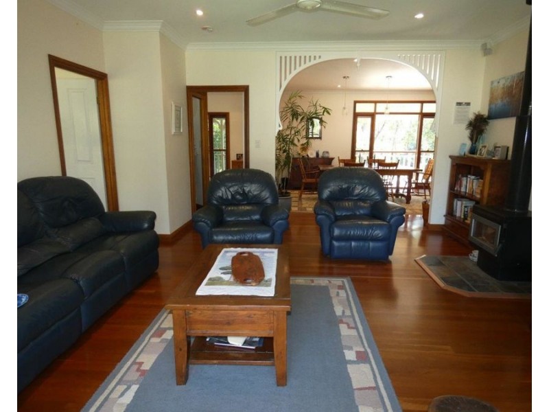 1813 Hills Road, Baffle Creek QLD 4674