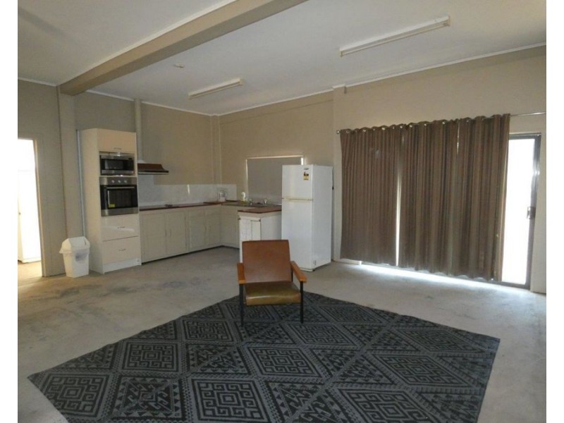 2511 Lowmead Road, Lowmead QLD 4676