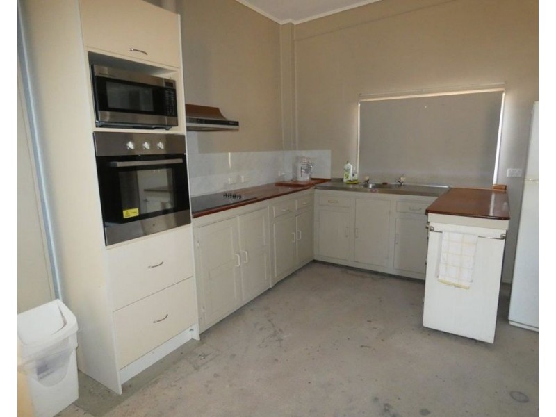 2511 Lowmead Road, Lowmead QLD 4676