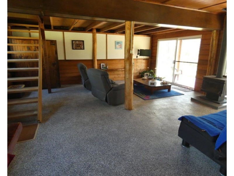 2092 Tableland Road, Mount Maria QLD 4674