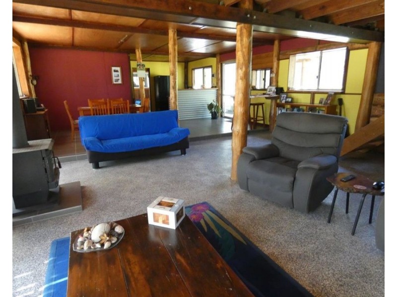 2092 Tableland Road, Mount Maria QLD 4674