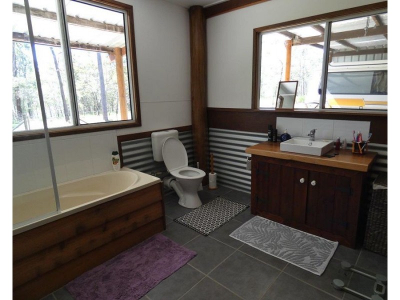 2092 Tableland Road, Mount Maria QLD 4674