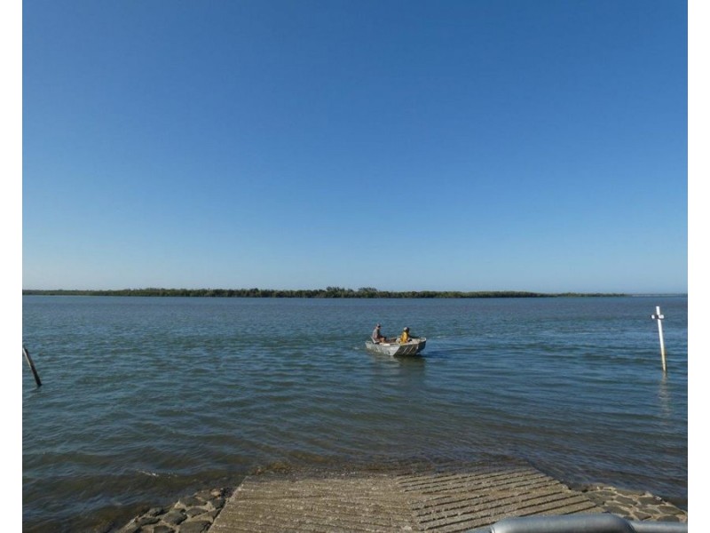 8 Pangola Street, Winfield QLD 4670