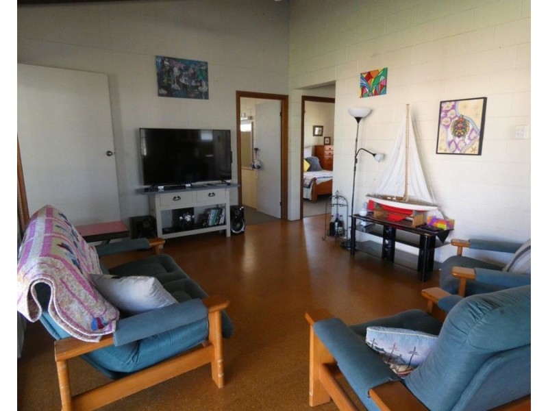 8 Pangola Street, Winfield QLD 4670