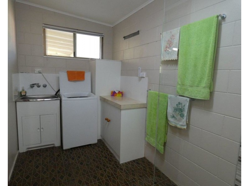 8 Pangola Street, Winfield QLD 4670