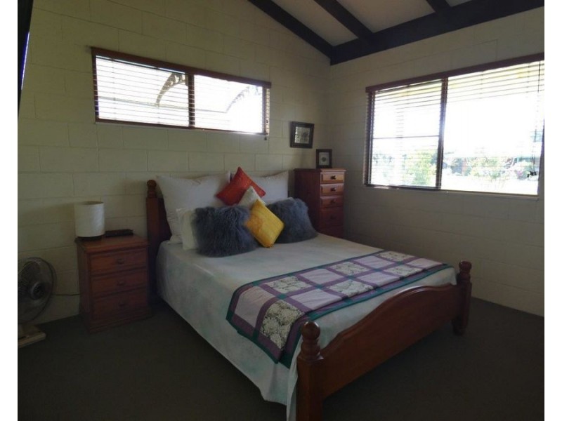 8 Pangola Street, Winfield QLD 4670