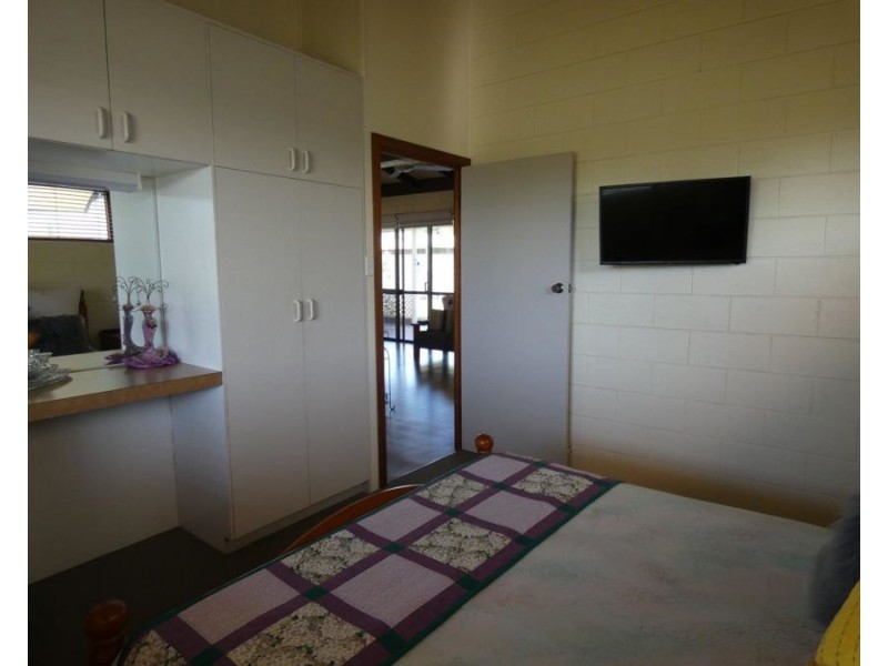 8 Pangola Street, Winfield QLD 4670