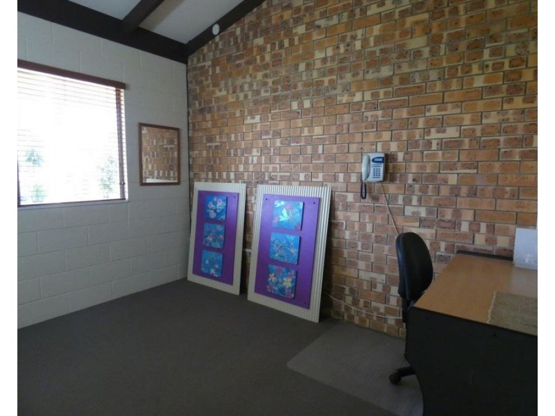 8 Pangola Street, Winfield QLD 4670