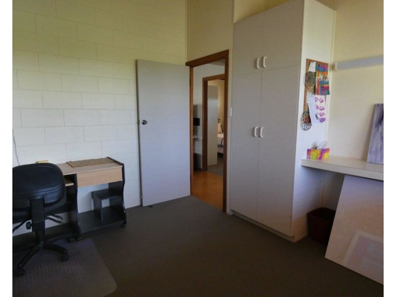 8 Pangola Street, Winfield QLD 4670