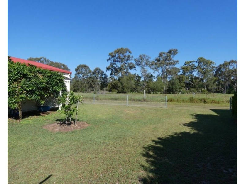 8 Pangola Street, Winfield QLD 4670