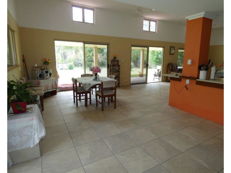 608 Cross Road, Euleilah QLD 4674