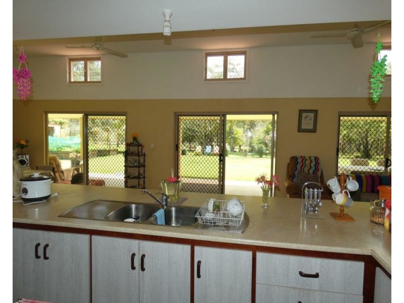 608 Cross Road, Euleilah QLD 4674