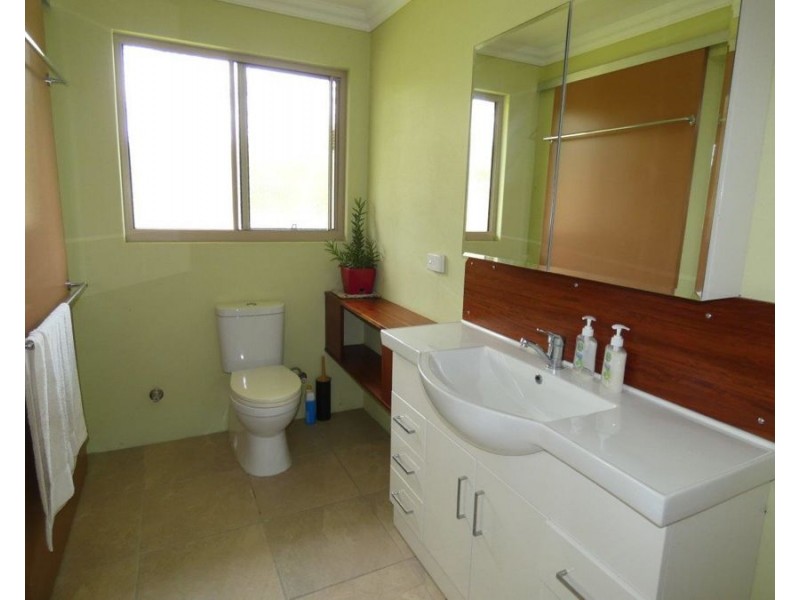 608 Cross Road, Euleilah QLD 4674