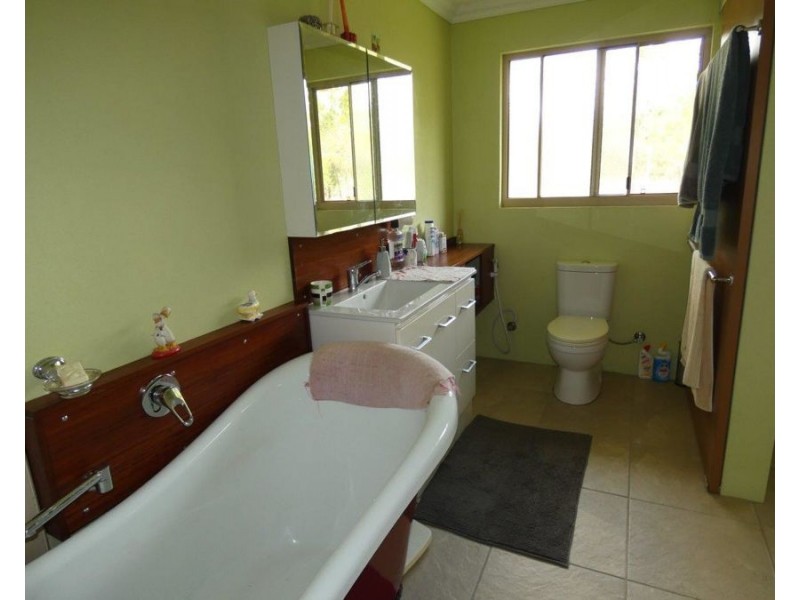 608 Cross Road, Euleilah QLD 4674