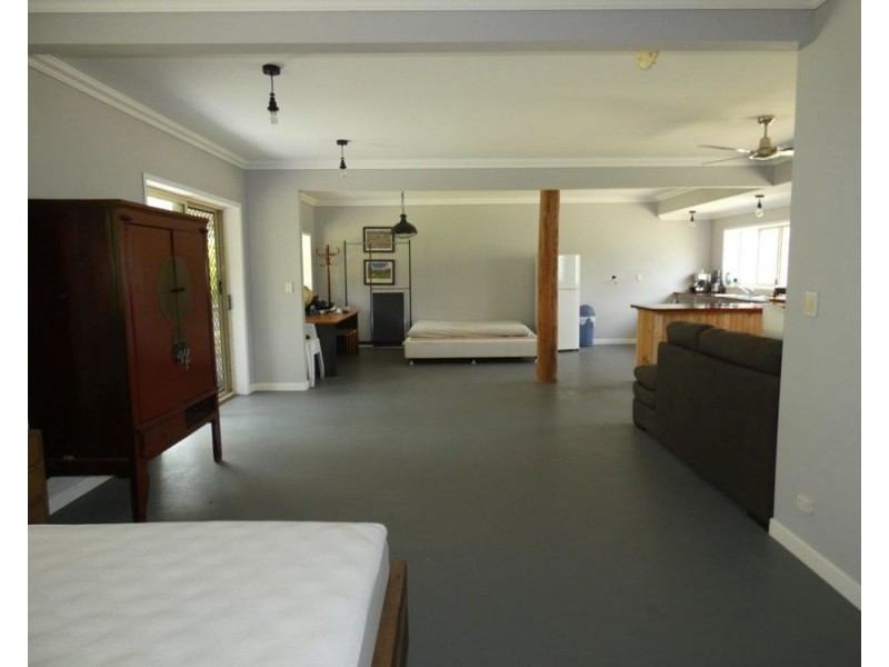 608 Cross Road, Euleilah QLD 4674