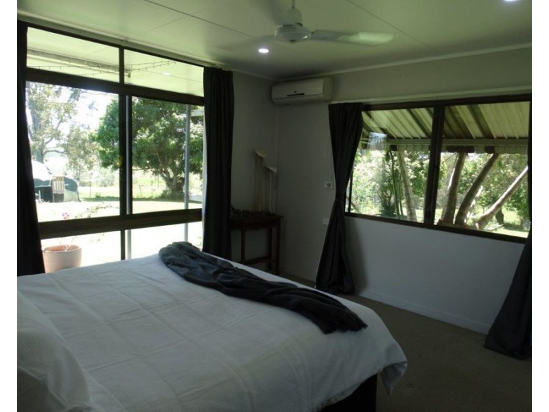 19 Claytons Road, Lowmead QLD 4676