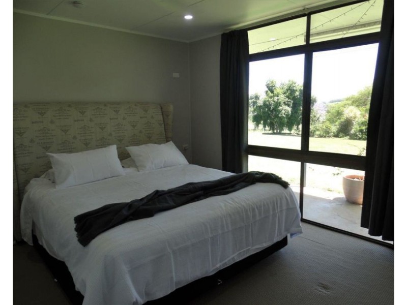 19 Claytons Road, Lowmead QLD 4676