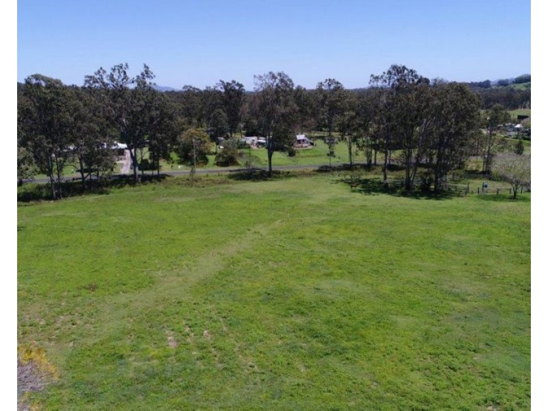 19 Claytons Road, Lowmead QLD 4676