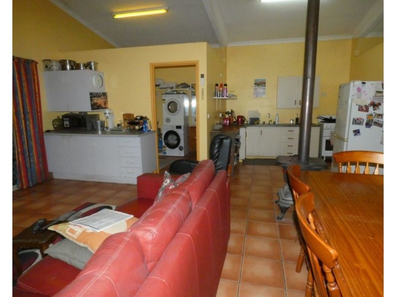 1692 Tableland Road, Mount Maria QLD 4674