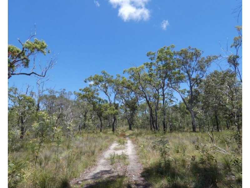 137 Oceania Court, Deepwater QLD 4674