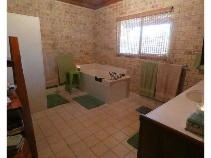 1846 Tableland Road, Mount Maria QLD 4674