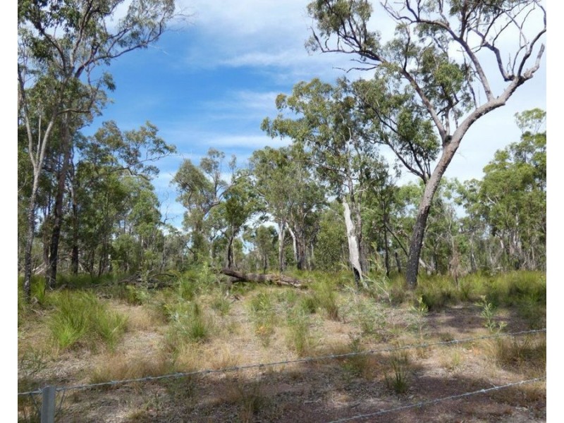 420 Matchbox Road, Deepwater QLD 4674