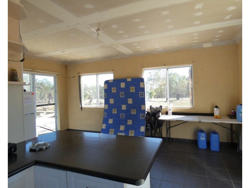 255 Mollenhagens Road, Winfield QLD 4670