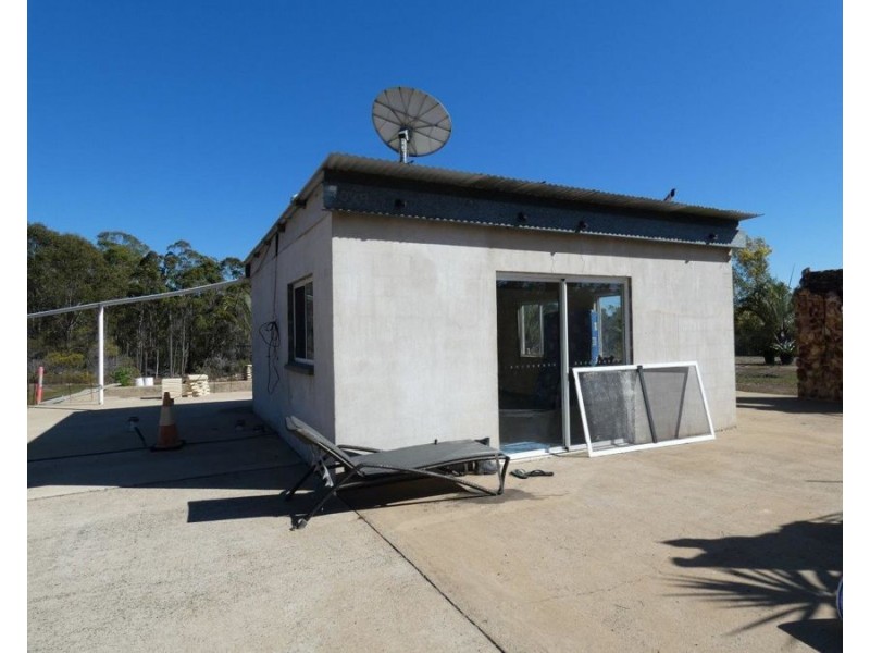 255 Mollenhagens Road, Winfield QLD 4670