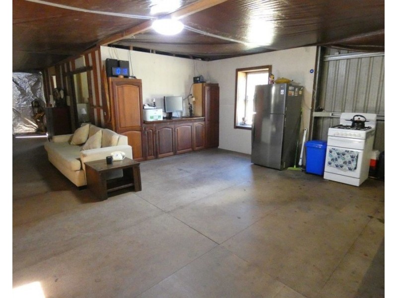 736 Matchbox Road, Deepwater QLD 4674