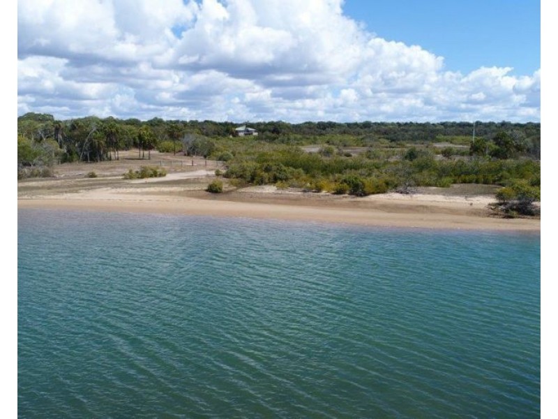 810 Fingerfield Road, Deepwater QLD 4674