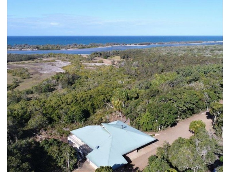 810 Fingerfield Road, Deepwater QLD 4674