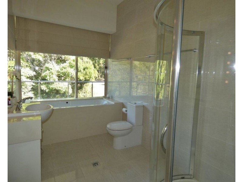 810 Fingerfield Road, Deepwater QLD 4674