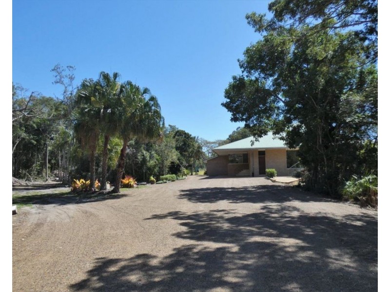 810 Fingerfield Road, Deepwater QLD 4674