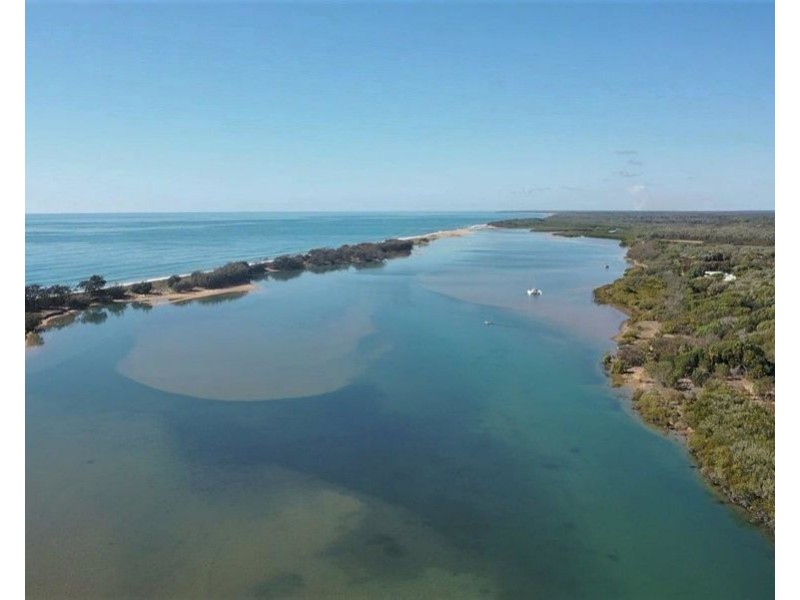 810 Fingerfield Road, Deepwater QLD 4674