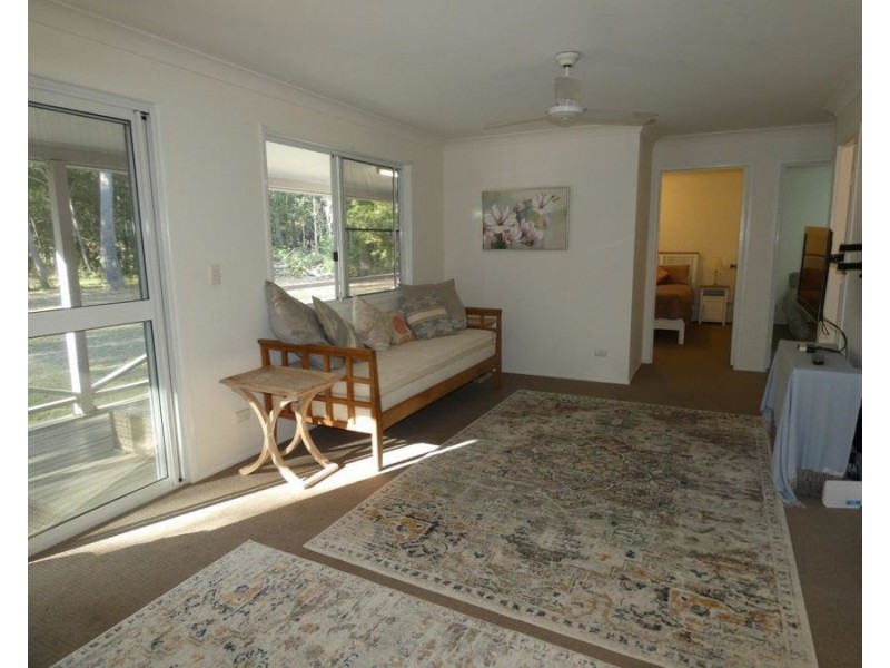 810 Fingerfield Road, Deepwater QLD 4674