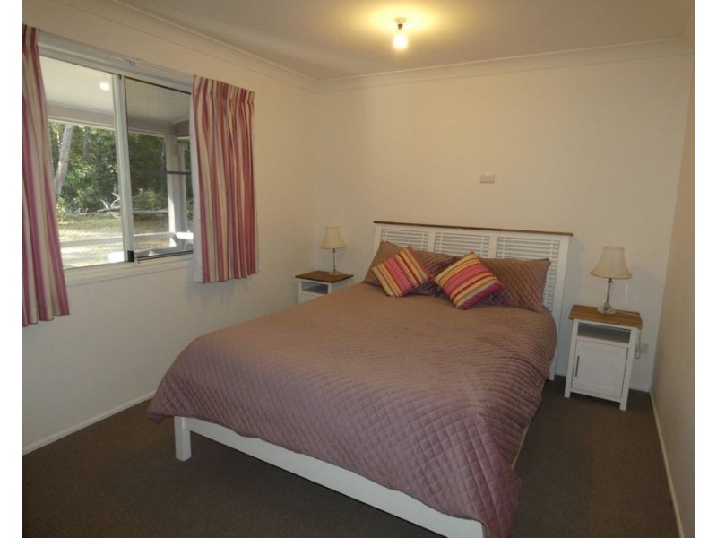 810 Fingerfield Road, Deepwater QLD 4674