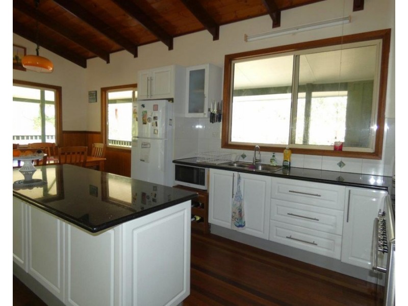 122 Muller Road, Baffle Creek QLD 4674