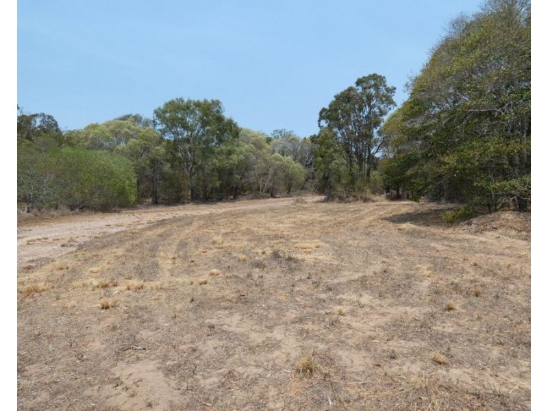 614 Fingerfield Road, Deepwater QLD 4674