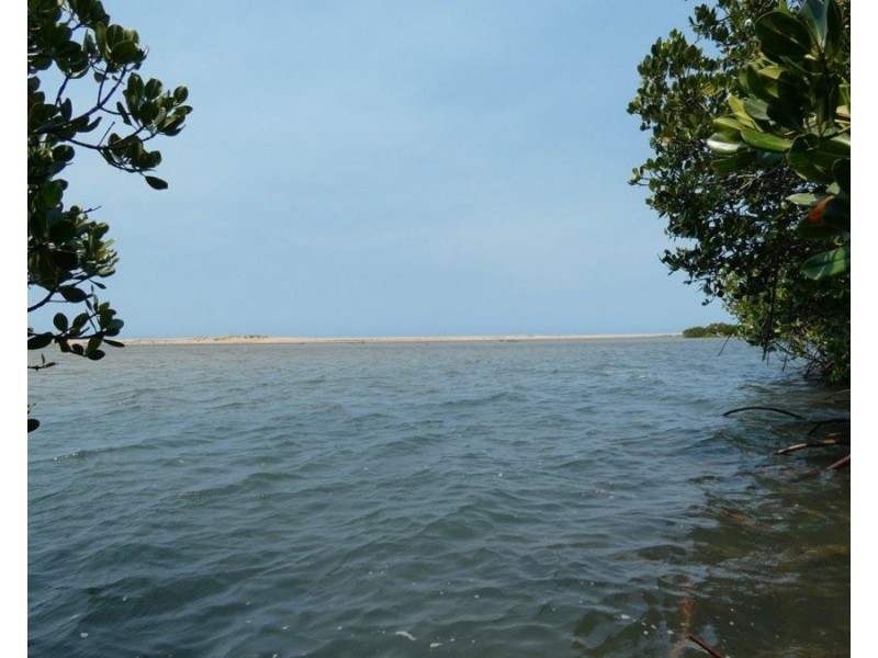 614 Fingerfield Road, Deepwater QLD 4674