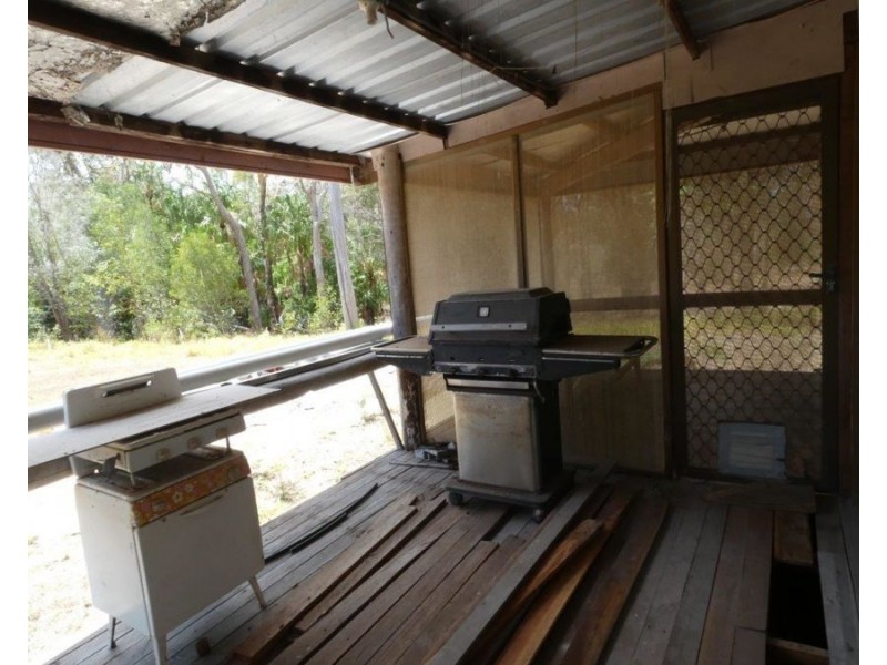 520 Deepwater Road, Deepwater QLD 4674