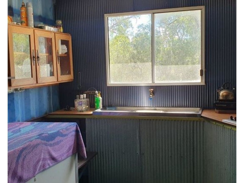 609 Matchbox Road, Deepwater QLD 4674