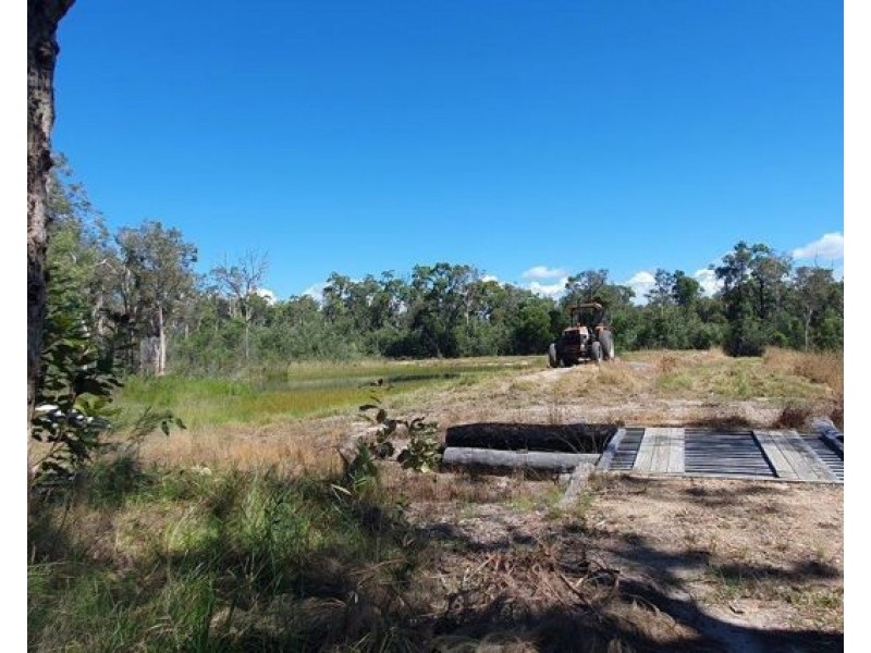 609 Matchbox Road, Deepwater QLD 4674