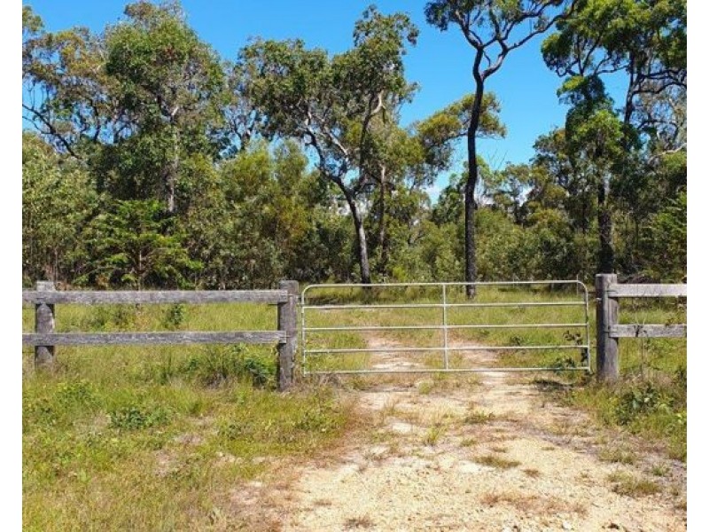 609 Matchbox Road, Deepwater QLD 4674