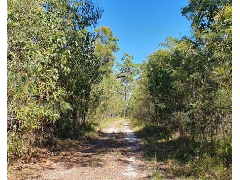 609 Matchbox Road, Deepwater QLD 4674