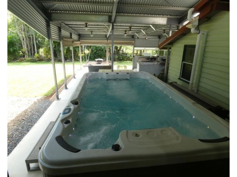 679 Coast Road, Baffle Creek QLD 4674